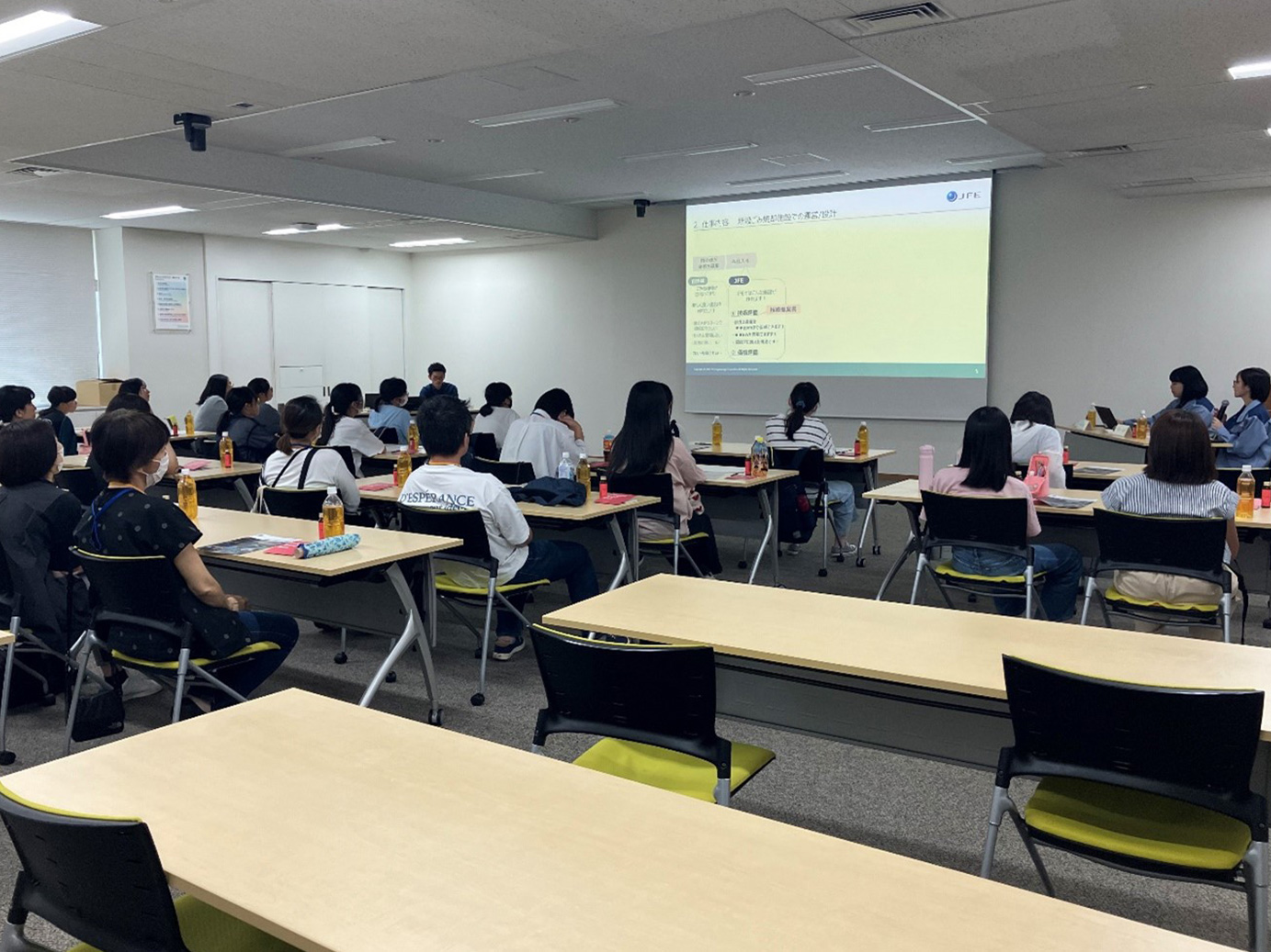 リケジョ座談会の様子