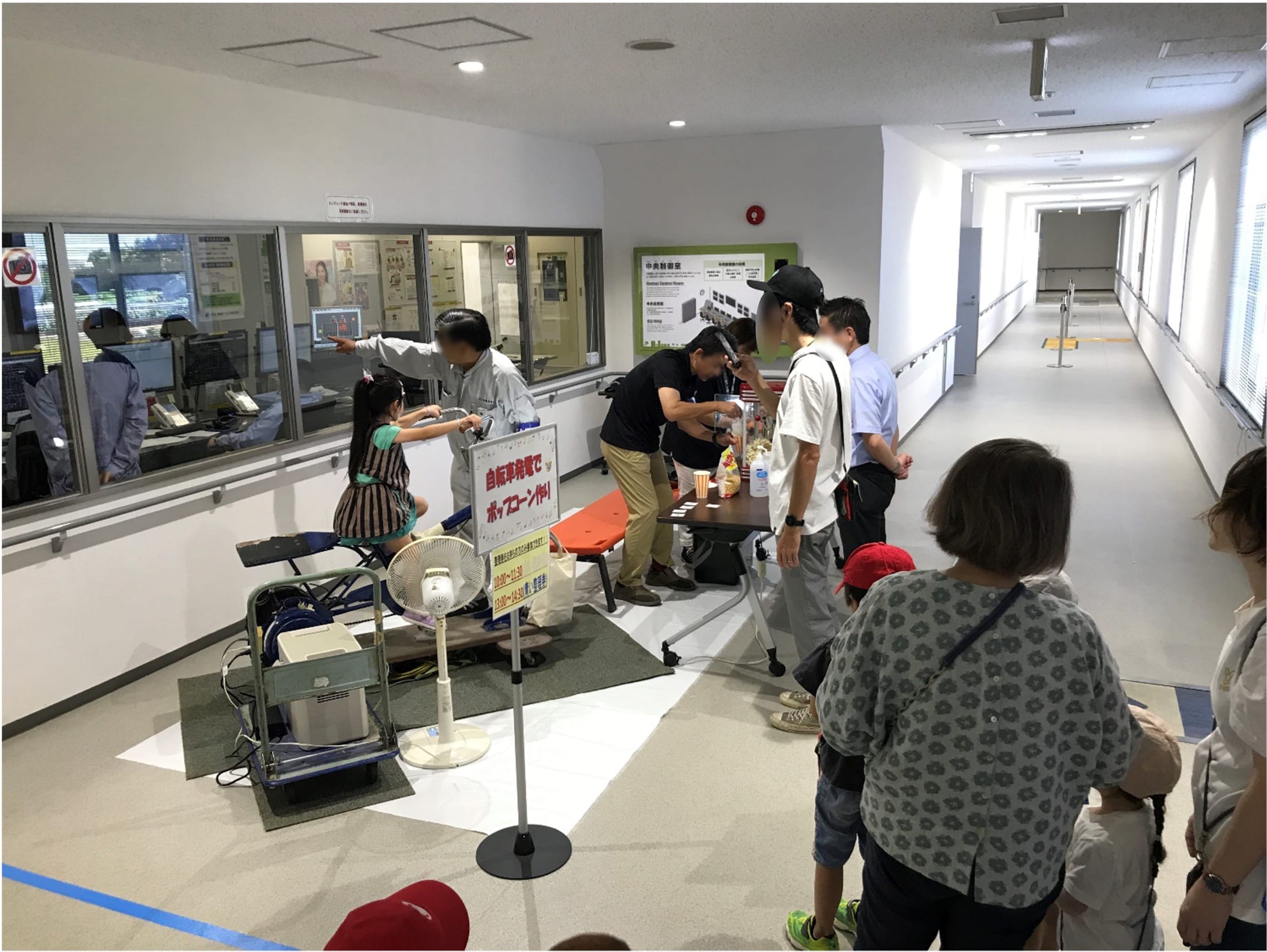 自転車発電でポップコーン作り